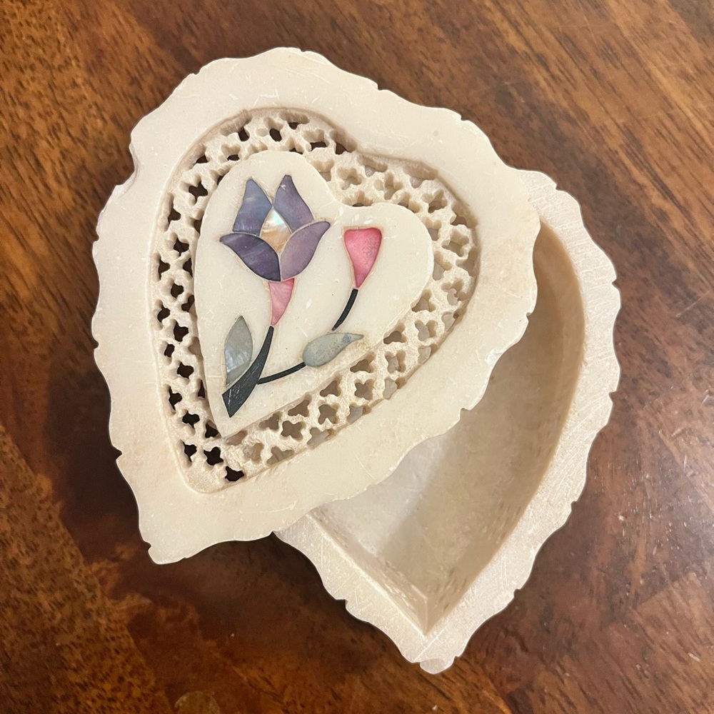Vintage Floral Inlaid Heart Hand Carved Decorative Soapstone Trunket Box